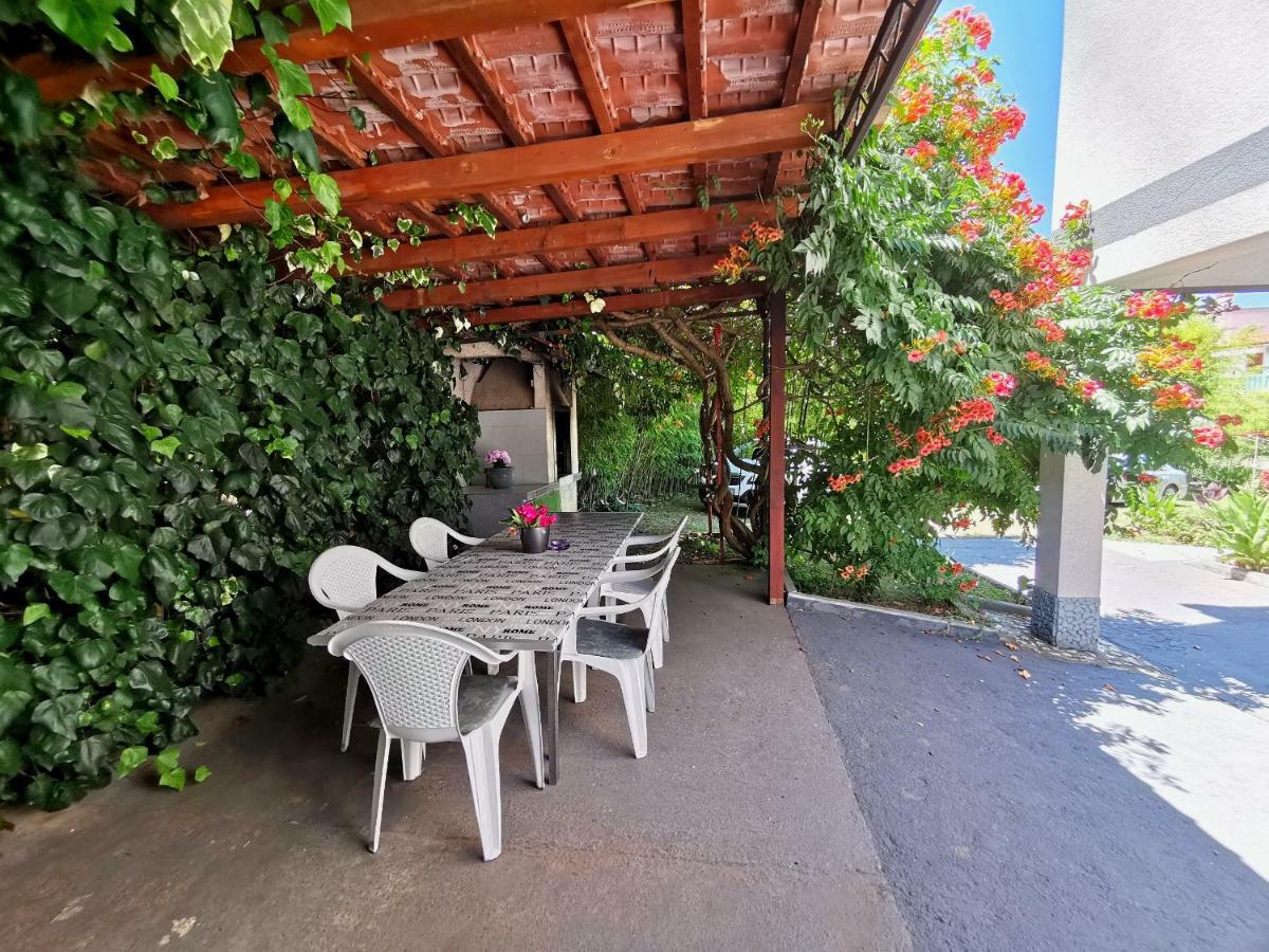 Apartmani Andrea Пула Экстерьер фото